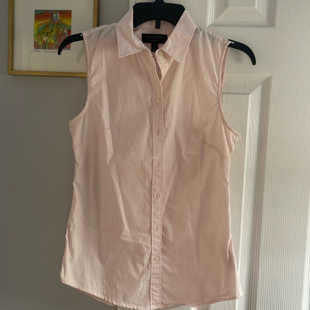 Banana Republic Sleeveless Button Up